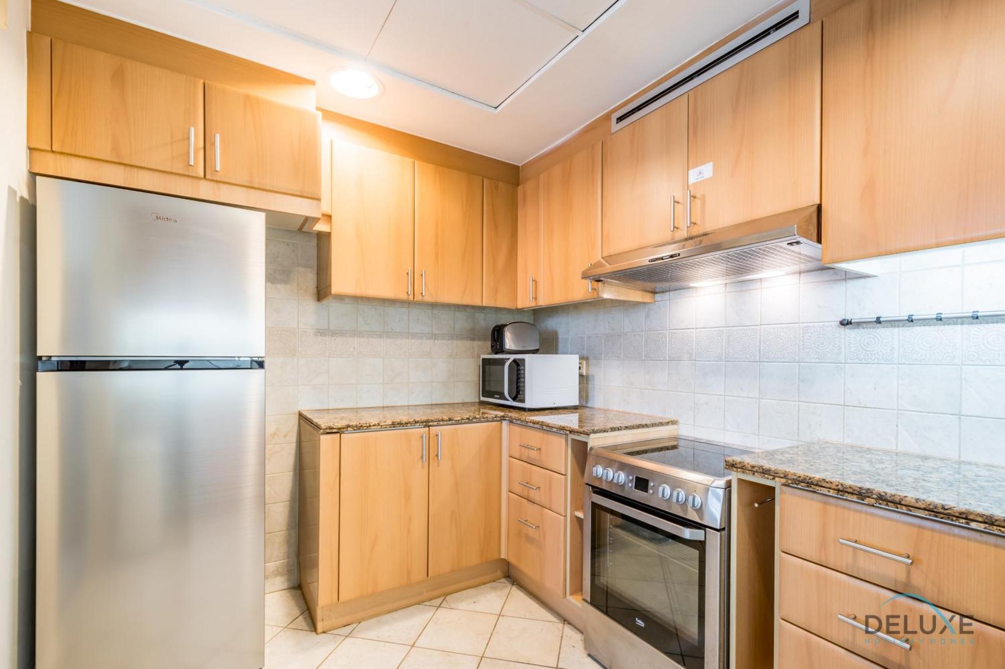 Spacious 2br At Murjan Emaar Six Towers Marina By Deluxe Homes Appartement Dubai