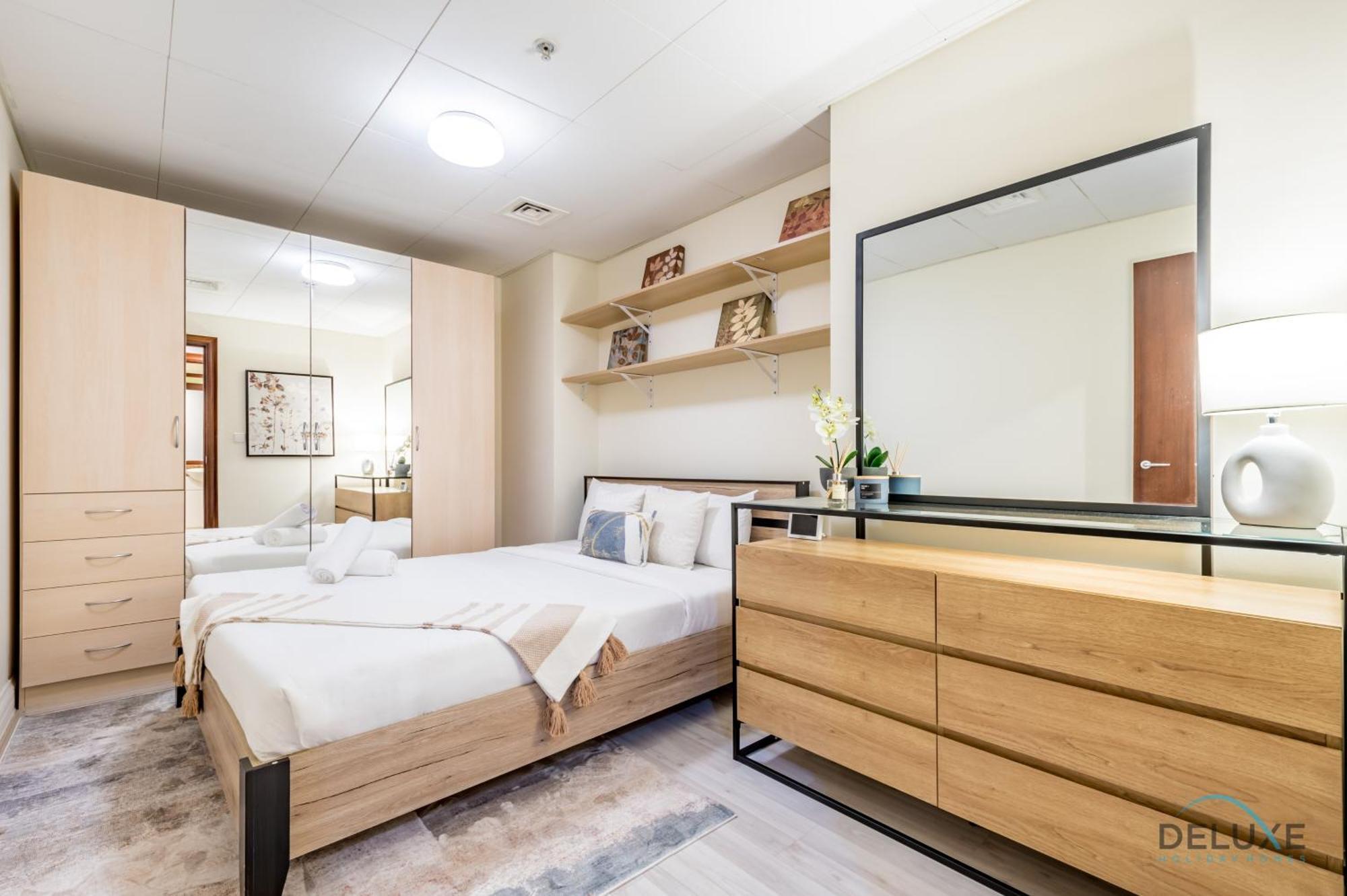 Spacious 2br At Murjan Emaar Six Towers Marina By Deluxe Homes Appartement *