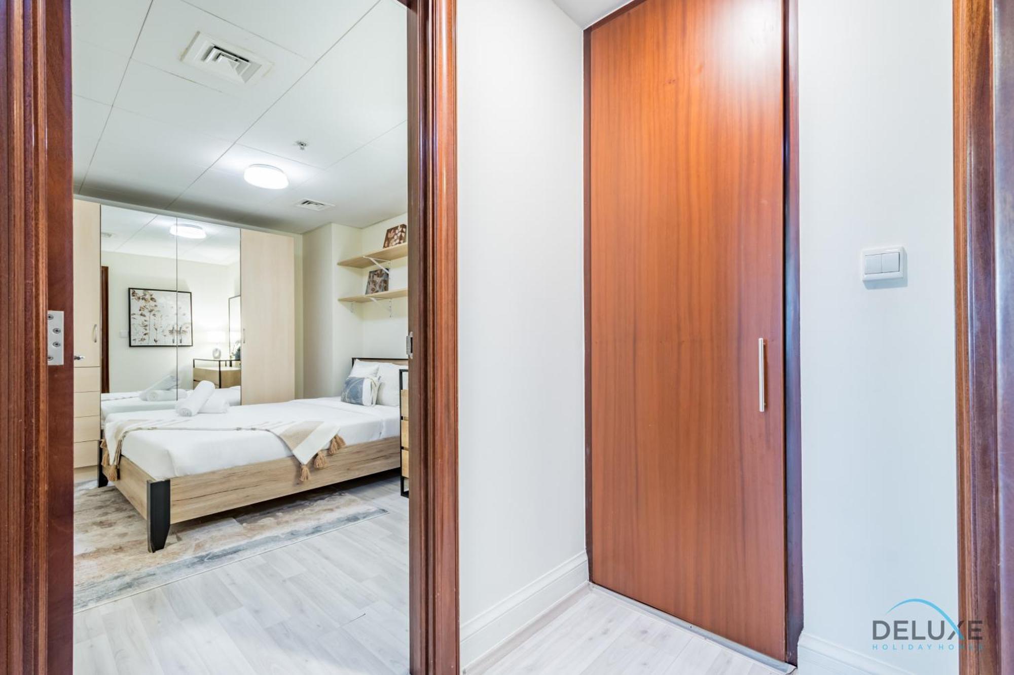 Spacious 2br At Murjan Emaar Six Towers Marina By Deluxe Homes * Дубай